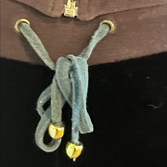 GUCCI-Women's Velvet Tracksuit in Dark Brown with Rhinestone Bears. - Picture 10 of 16